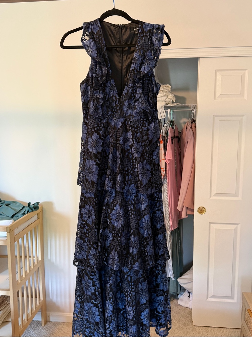 Sleeveless V-Neck Floral Lace Maxi Dress in Navy
